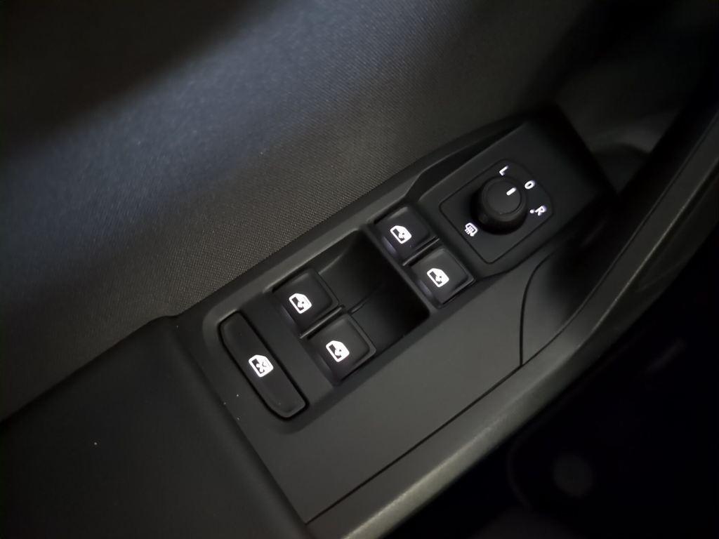 SEAT León 2.0 TDI S&S Reference Go 85 kW (115 CV) - 16