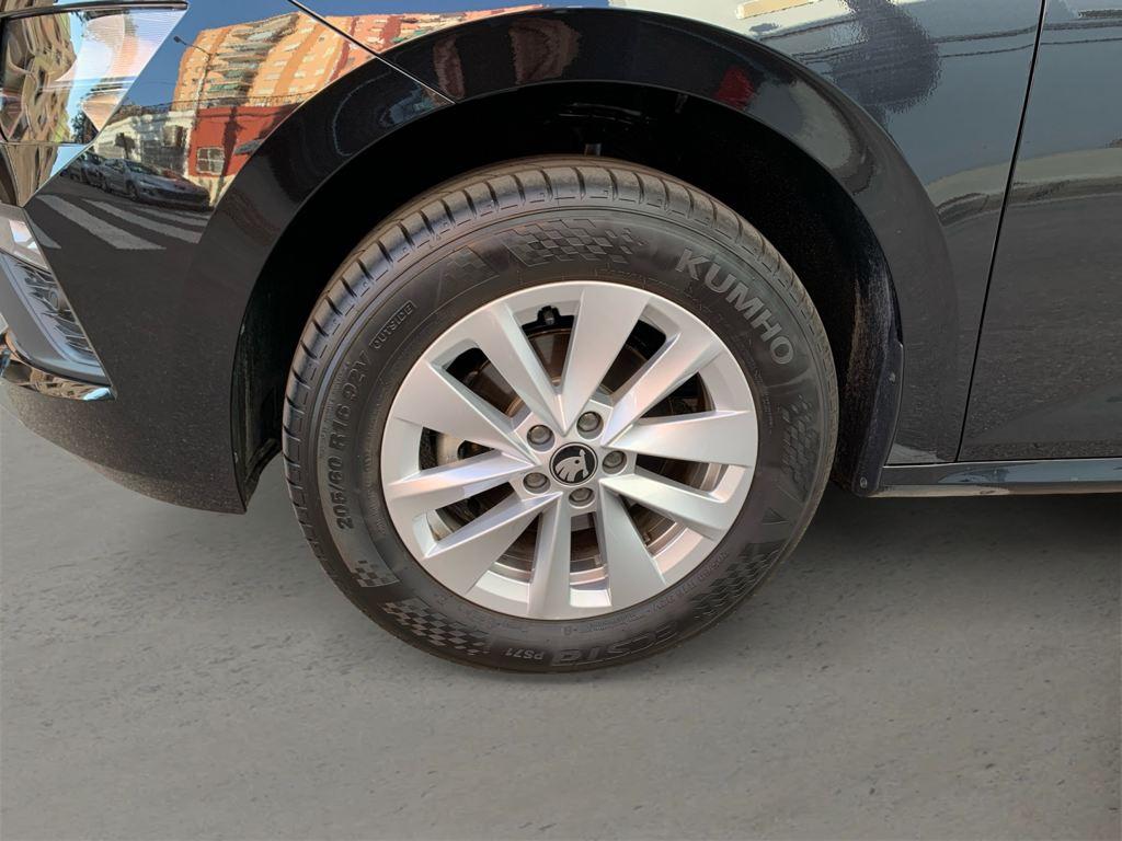 Skoda Kamiq 1.0 TSI Selection 85 kW (115 CV) - 7