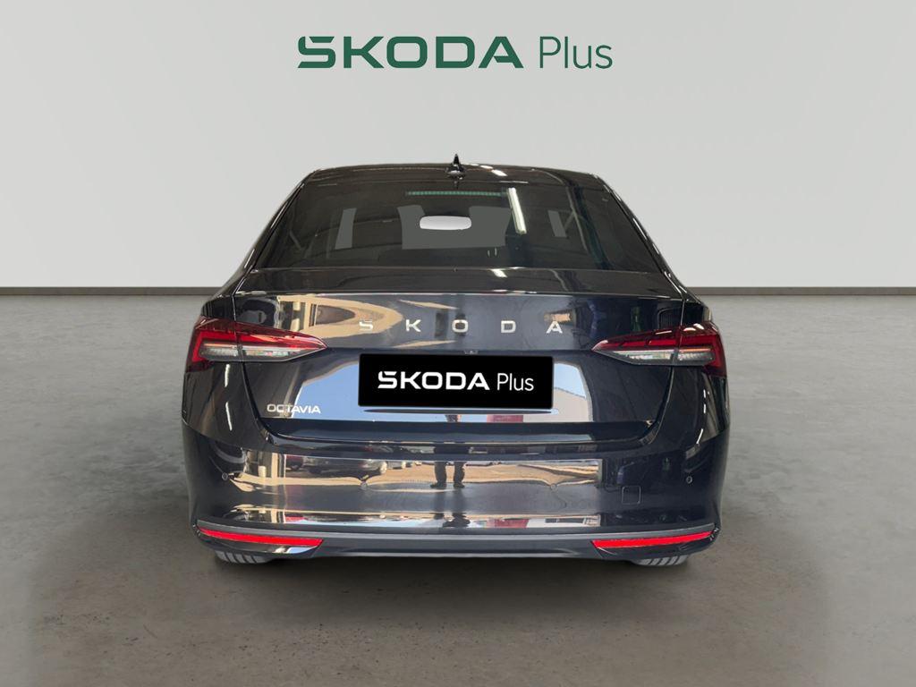Skoda Octavia 1.5 TSI m-HEV Design DSG 85 kW (116 CV) - 10
