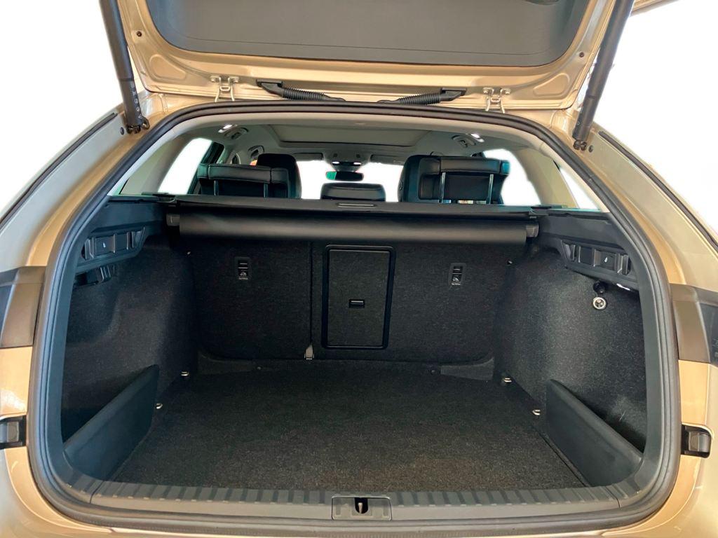 Skoda Octavia Combi 1.5 TSI m-HEV Design DSG 110 kW (150 CV) - 6