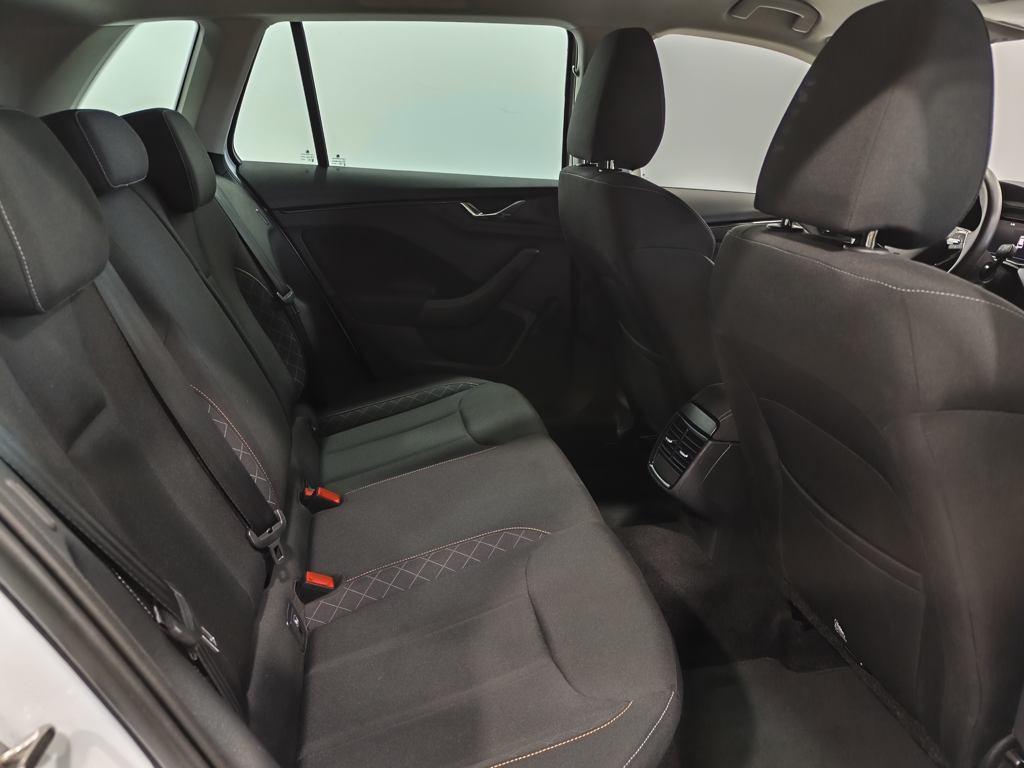 Skoda Kamiq 1.0 TSI Emotion DSG 81 kW (110 CV) - 5