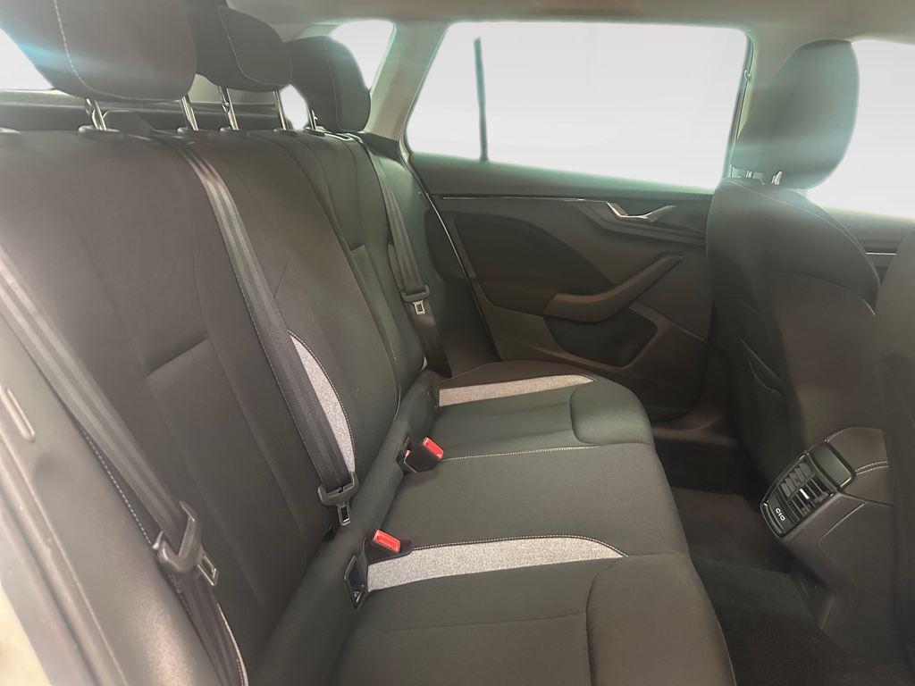 Skoda Kamiq 1.0 TSI Selection DSG 85 kW (115 CV) - 5