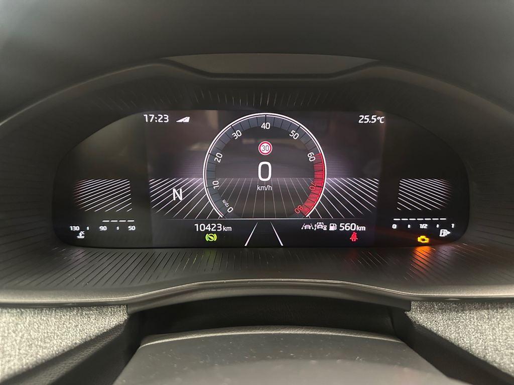 Skoda Kamiq 1.0 TSI Selection DSG 85 kW (115 CV) - 11