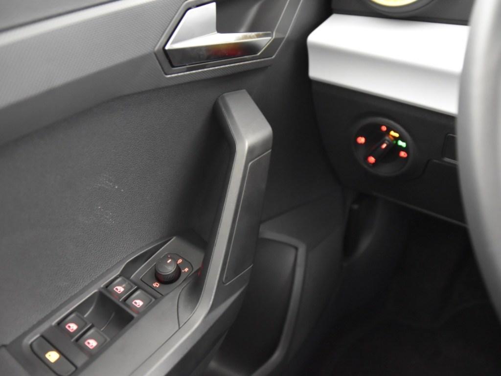 SEAT Arona 1.0 TSI Style XM 85 kW (115 CV) - 17