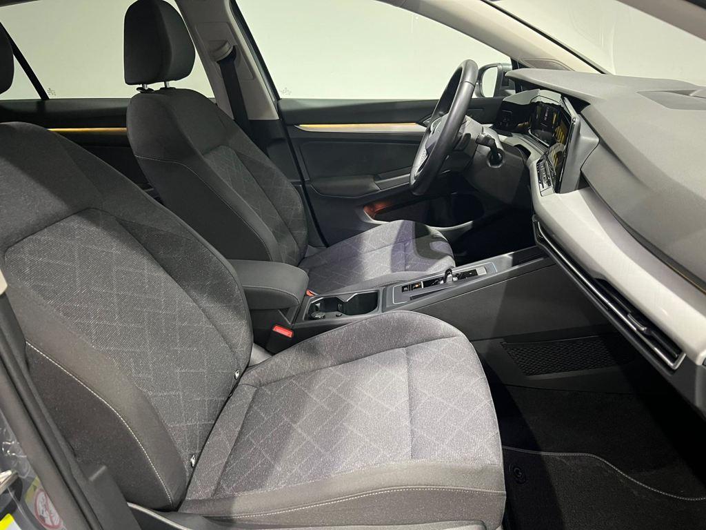 Volkswagen Golf Life 1.0 eTSI 81 kW (110 CV) DSG - 4