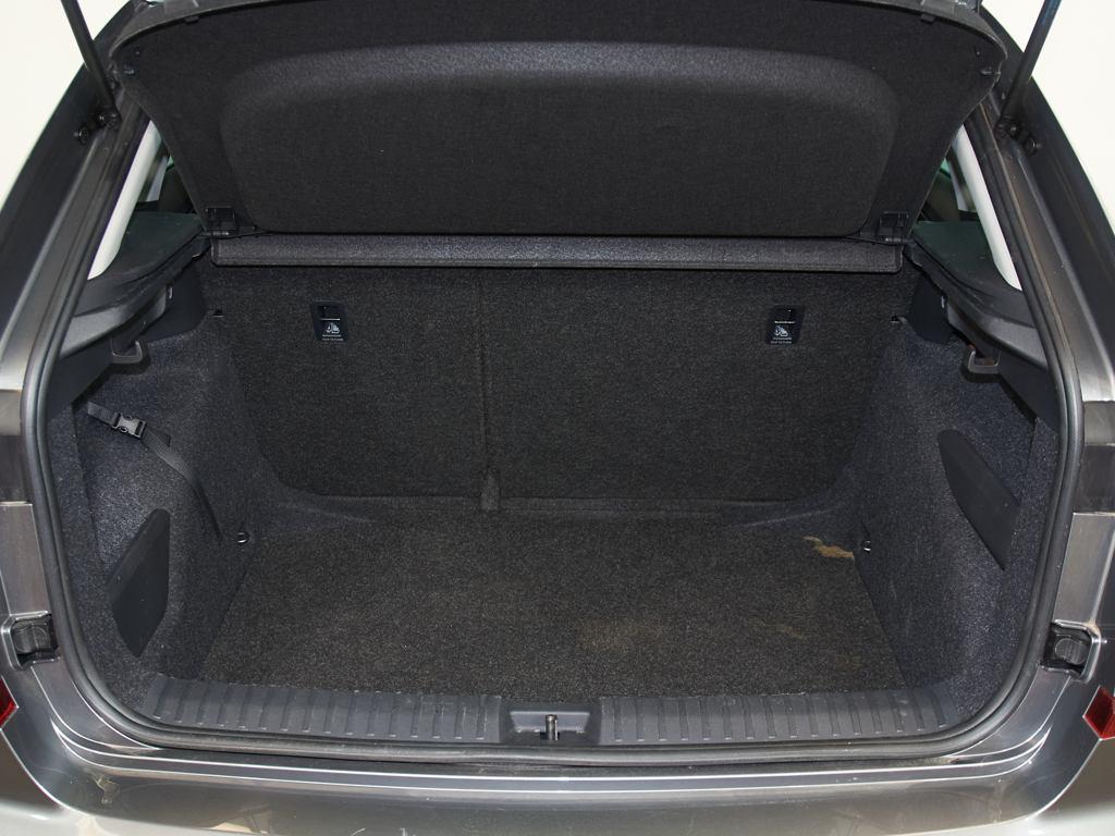 Skoda Kamiq 1.0 TSI Selection DSG 85 kW (115 CV) - 6