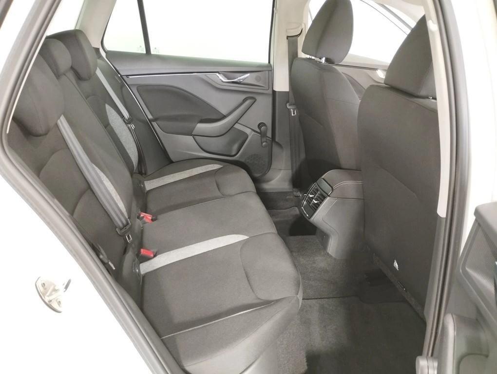 Skoda Kamiq 1.0 TSI Active 70 kW (95 CV) - 5