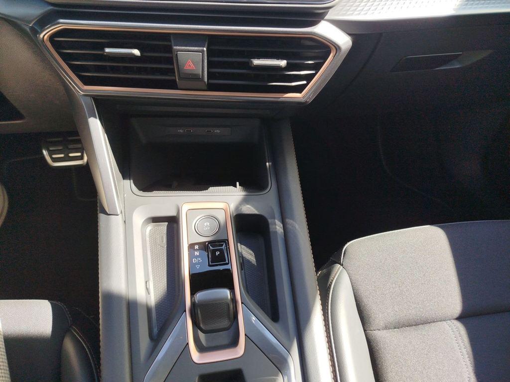 CUPRA Leon Sportstourer 1.5 eTSI DSG 110 kW (150 CV) - 10