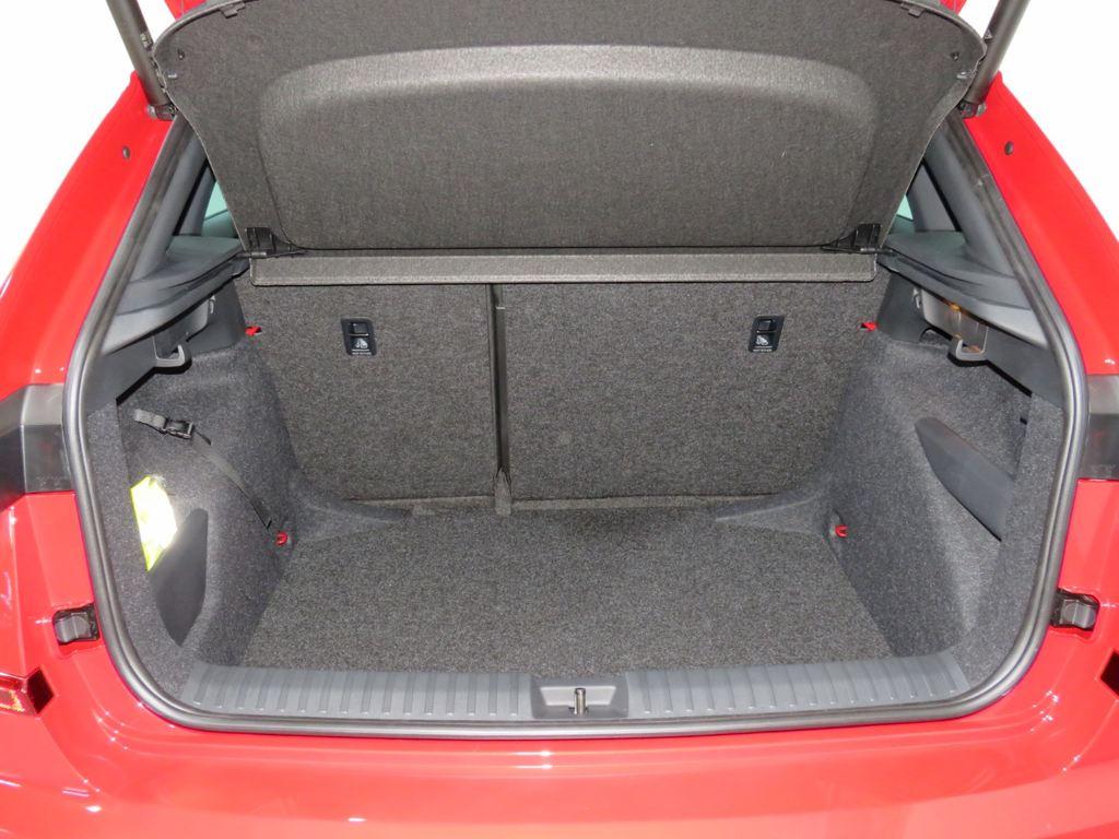 Skoda Kamiq 1.0 TSI Design DSG 85 kW (115 CV) - 6