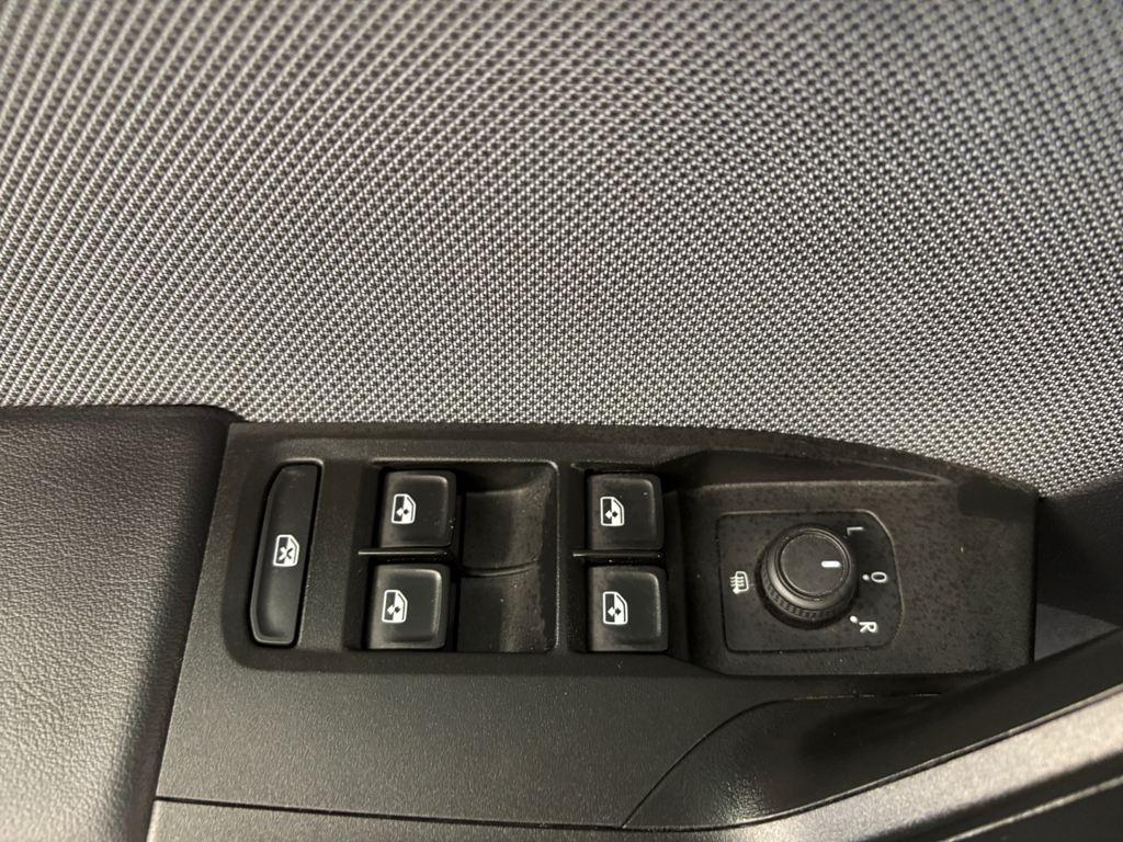 SEAT León 1.0 TSI S&S Style XL Vision 81 kW (110 CV) - 11