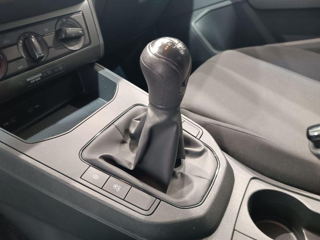 SEAT Ibiza 1.0 EcoTSI S&S Reference Plus 70 kW (95 CV) - 8