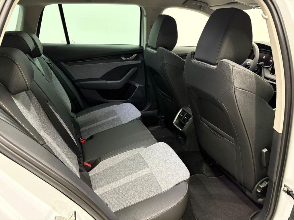 Skoda Octavia Combi 1.5 TSI m-HEV Selection DSG 110 kW (150 CV) - 5