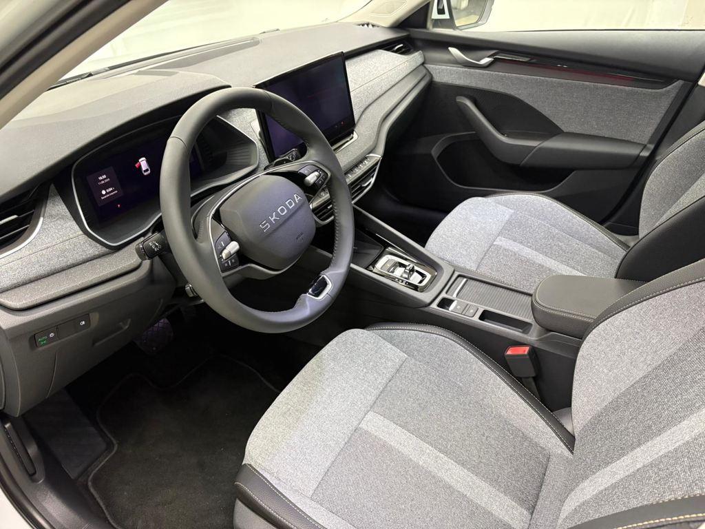 Skoda Octavia Combi 1.5 TSI m-HEV Selection DSG 110 kW (150 CV) - 8