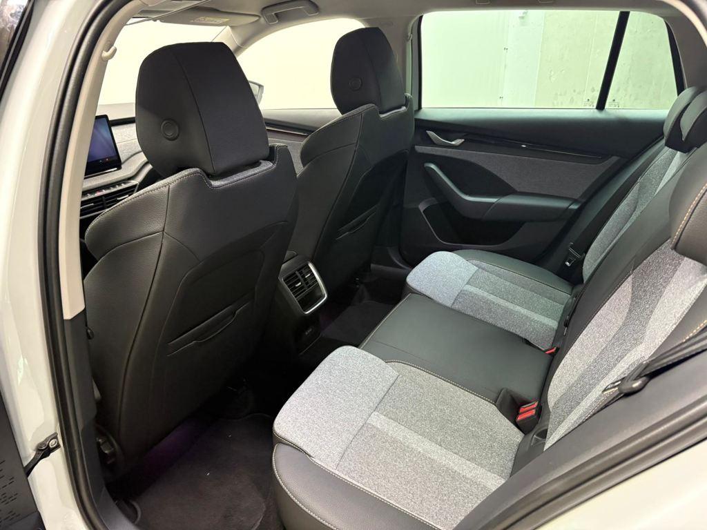 Skoda Octavia Combi 1.5 TSI m-HEV Selection DSG 110 kW (150 CV) - 9