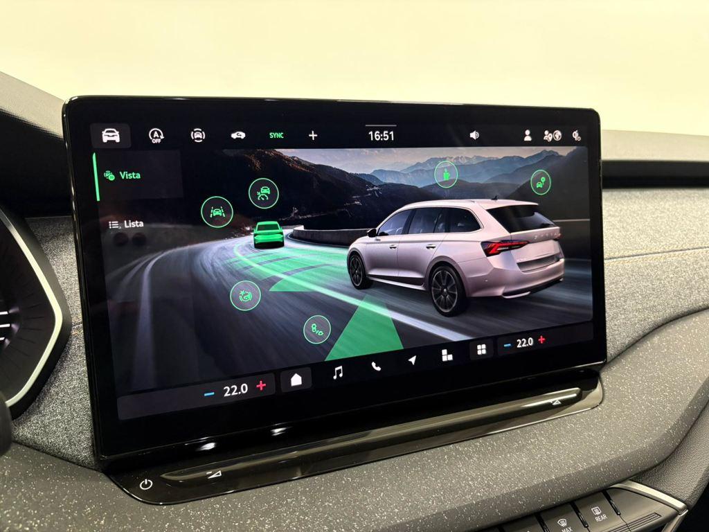 Skoda Octavia Combi 1.5 TSI m-HEV Selection DSG 110 kW (150 CV) - 13