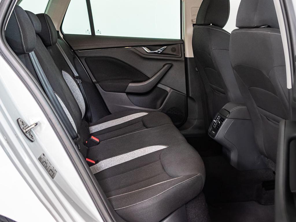 Skoda Kamiq 1.0 TSI Selection DSG 85 kW (115 CV) - 5