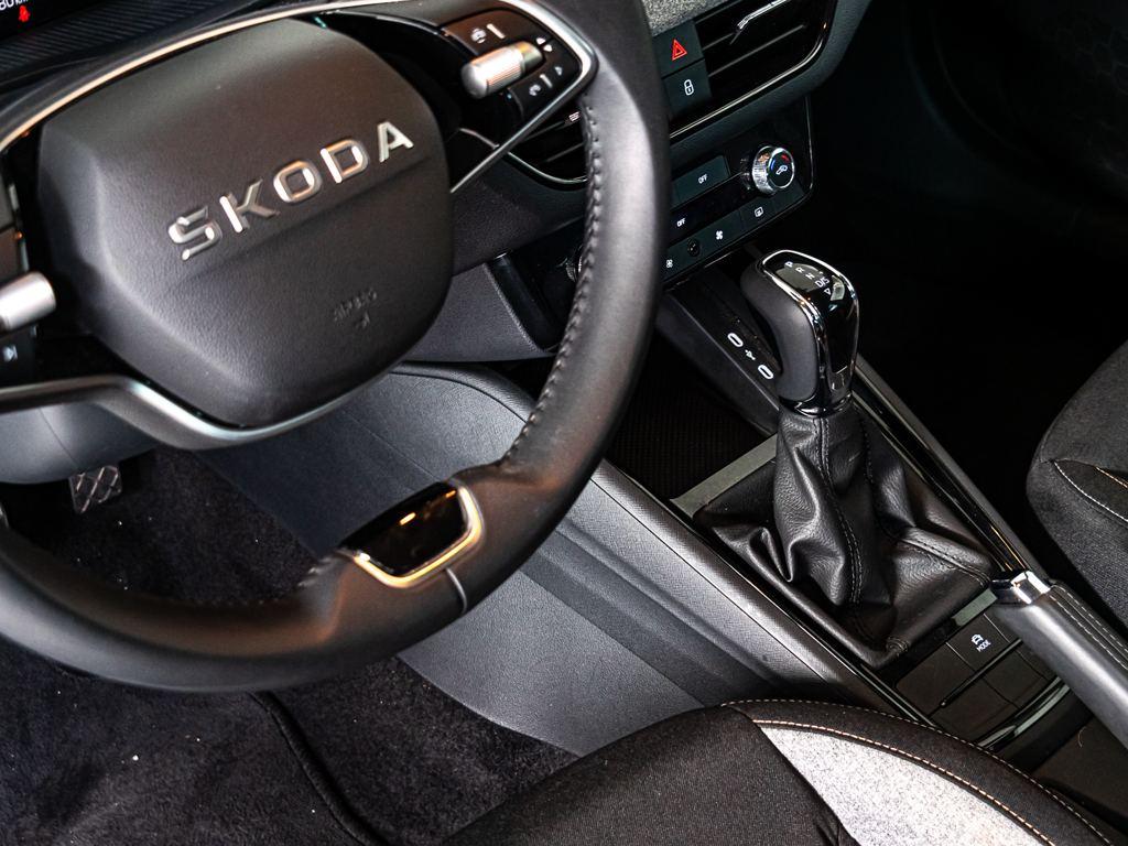 Skoda Kamiq 1.0 TSI Selection DSG 85 kW (115 CV) - 12