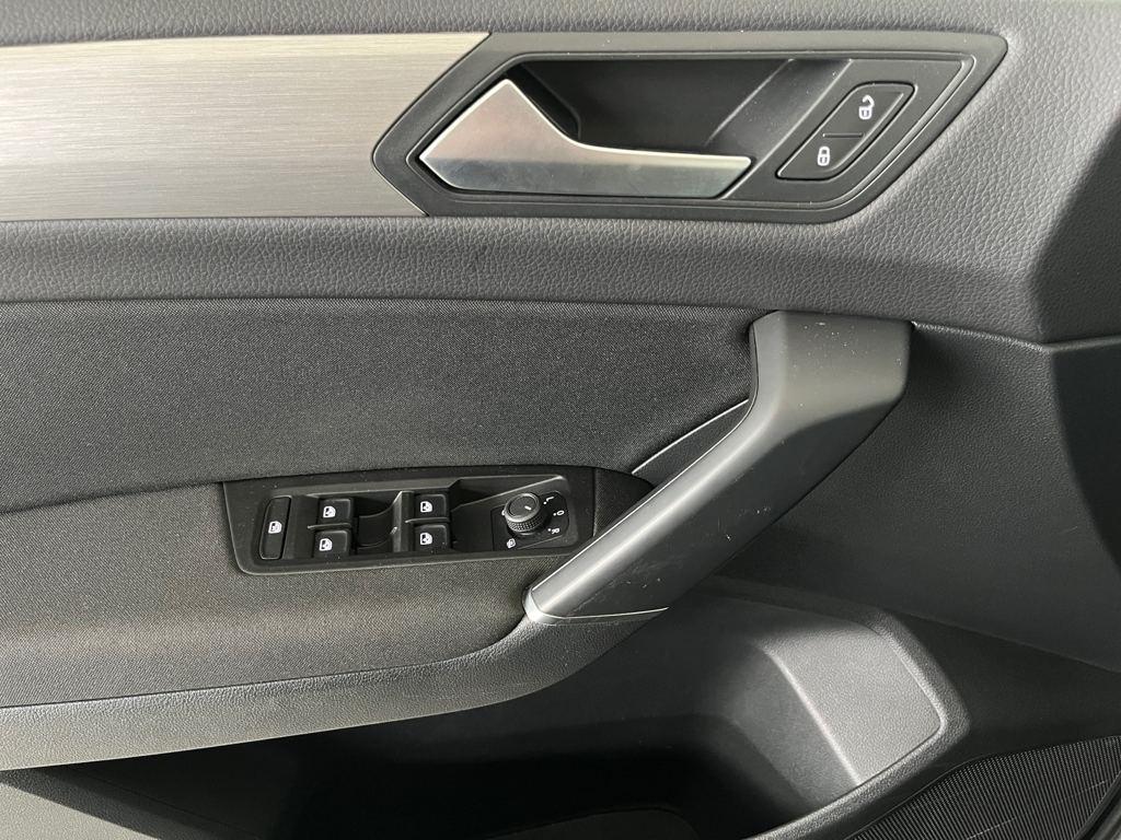 Volkswagen Touran Advance 2.0 TDI 110 kW (150 CV) DSG - 12