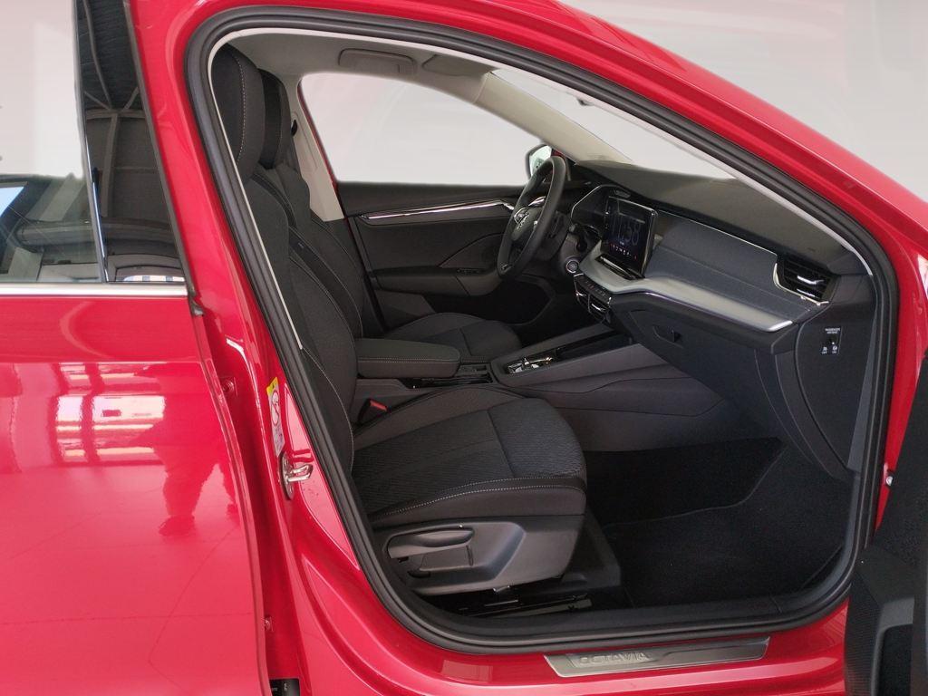 Skoda Octavia 1.5 TSI m-HEV Selection DSG 110 kW (150 CV) - 4