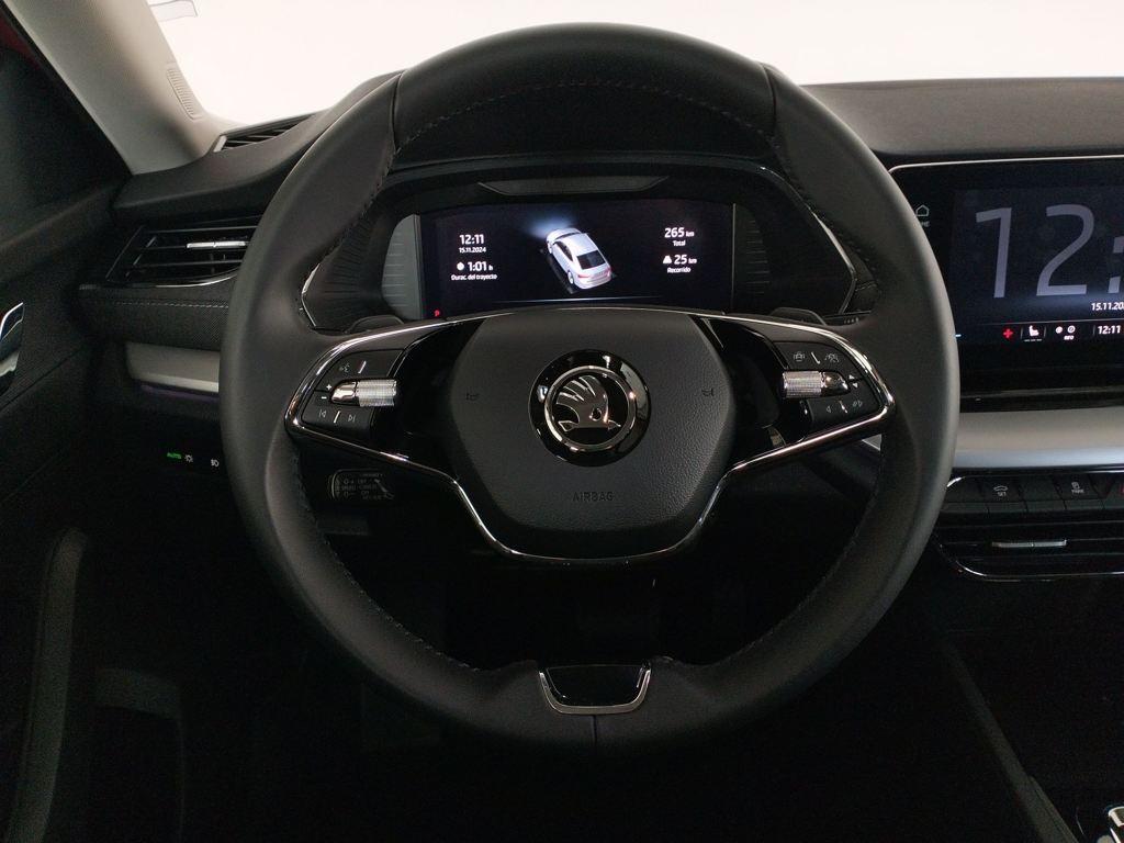 Skoda Octavia 1.5 TSI m-HEV Selection DSG 110 kW (150 CV) - 10