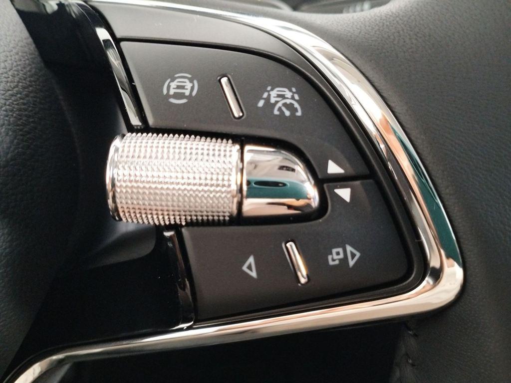 Skoda Octavia 1.5 TSI m-HEV Selection DSG 110 kW (150 CV) - 11