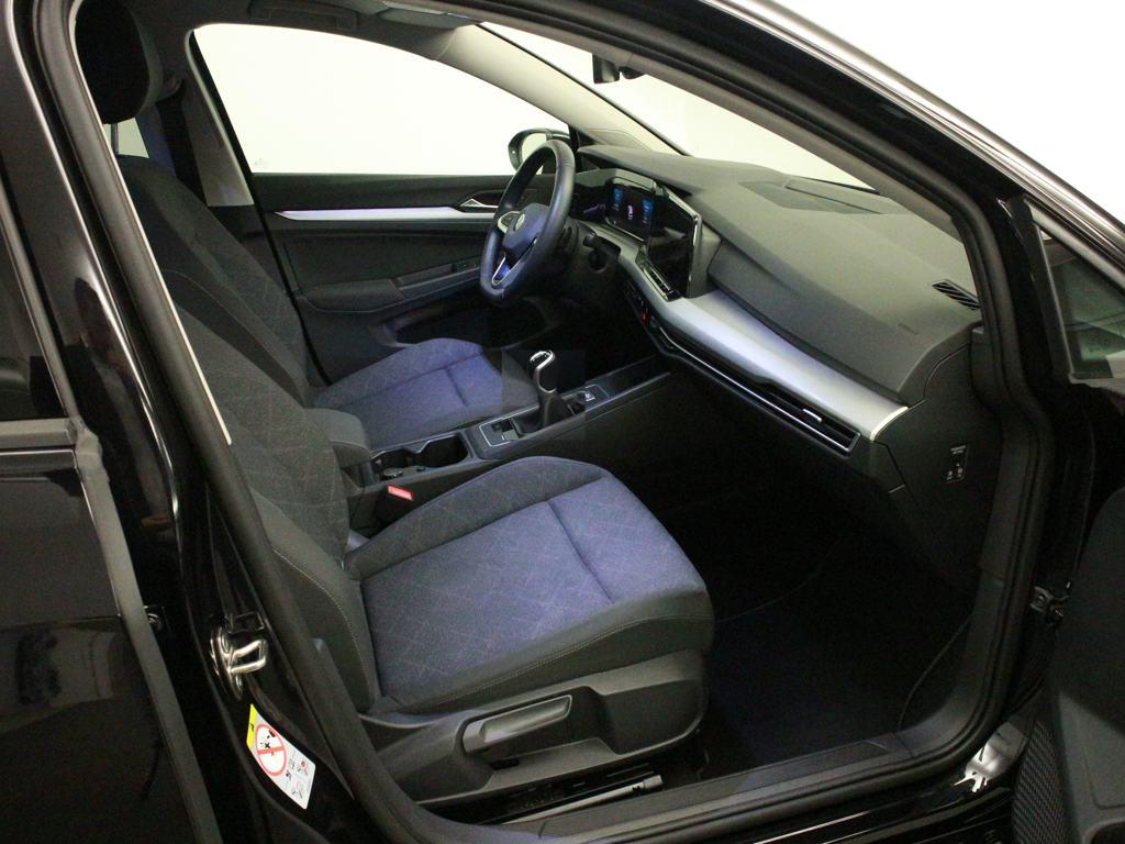 Volkswagen Golf Life 1.0 eTSI 81 kW (110 CV) DSG - 4