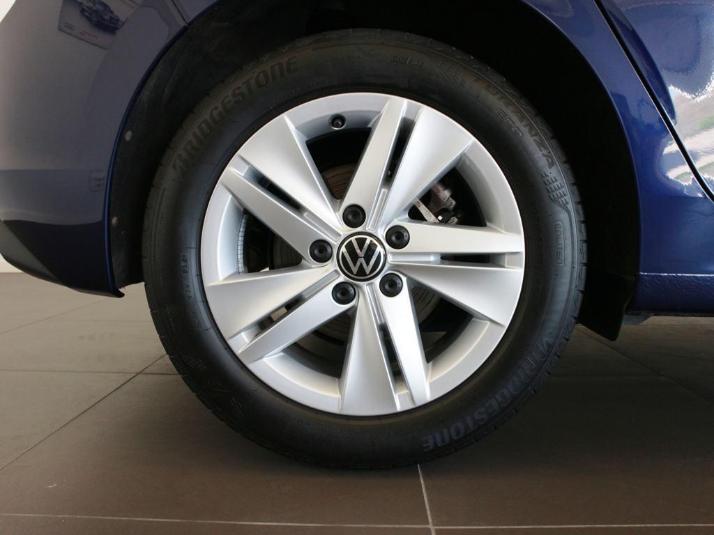 Volkswagen Golf Life 1.0 eTSI 81 kW (110 CV) DSG - 7