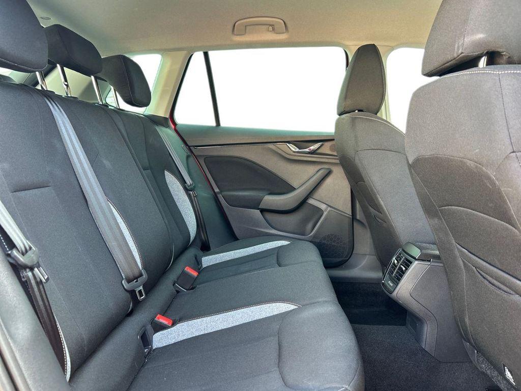 Skoda Kamiq 1.0 TSI Selection DSG 85 kW (115 CV) - 5