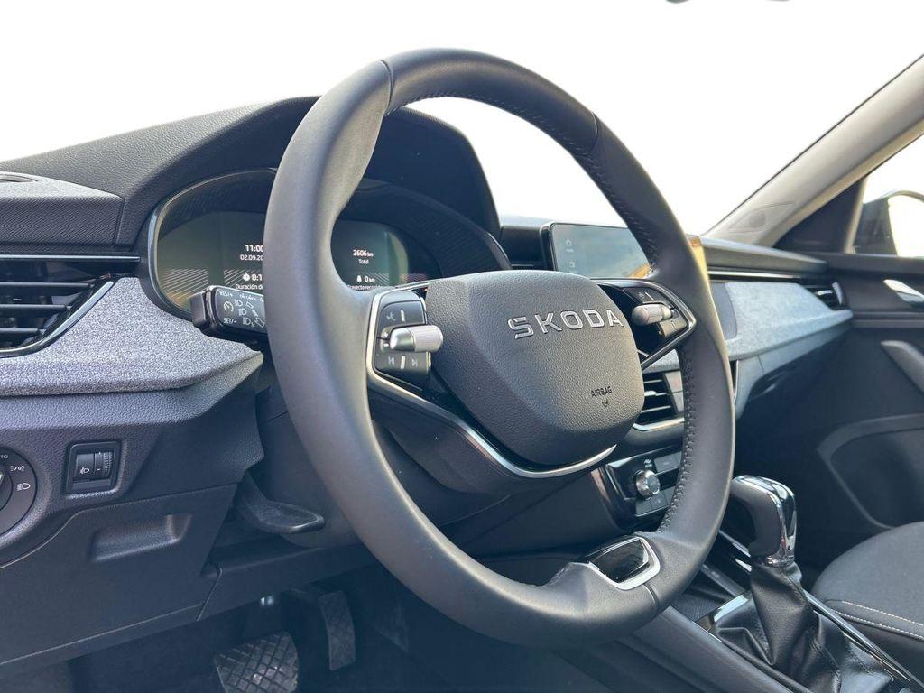 Skoda Kamiq 1.0 TSI Selection DSG 85 kW (115 CV) - 8