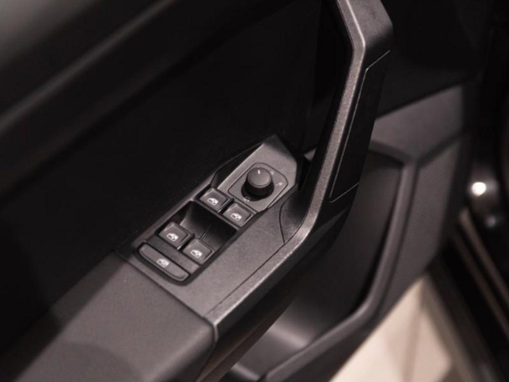 SEAT Arona 1.0 TSI Style XL DSG 85 kW (115 CV) - 9