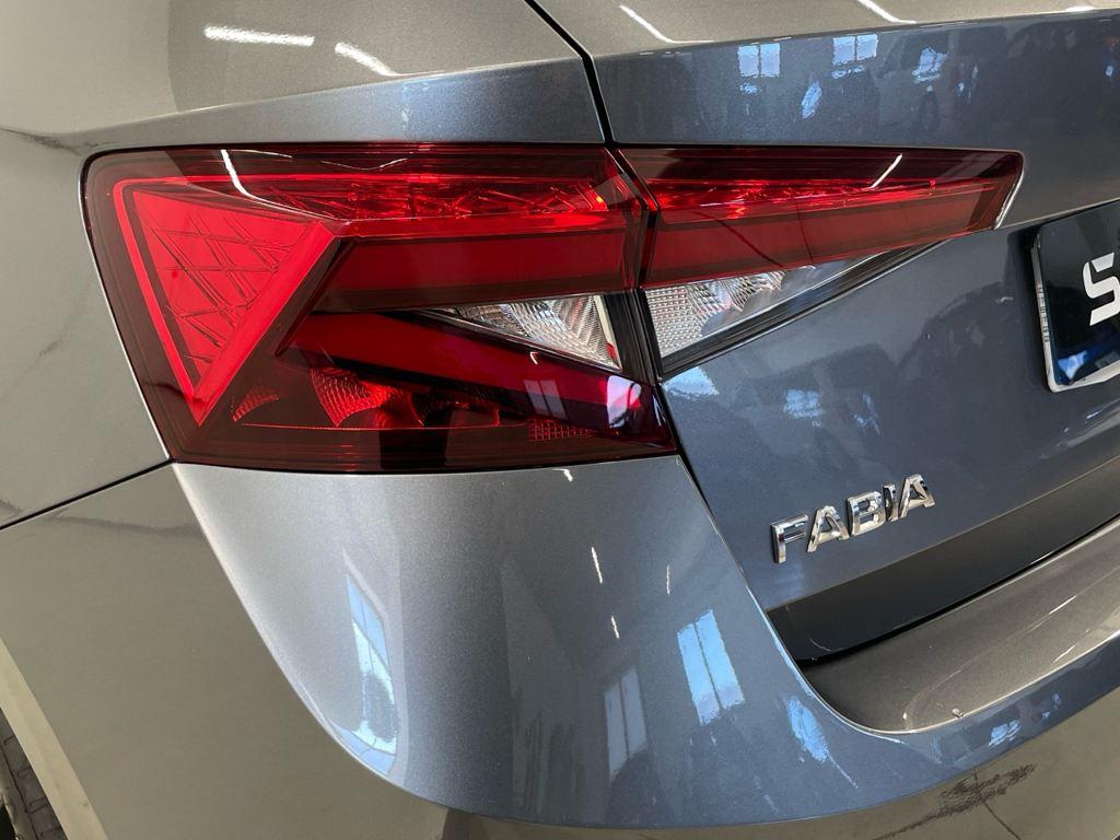 Skoda Fabia 1.0 TSI Design 85 KW (115 CV) - 17