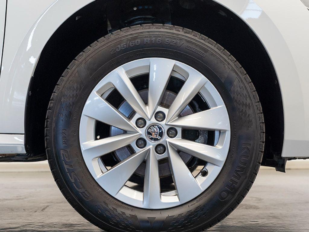 Skoda Kamiq 1.0 TSI Selection DSG 85 kW (115 CV) - 7