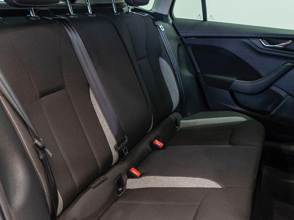 Skoda Kamiq 1.0 TSI Selection DSG 85 kW (115 CV) - 5