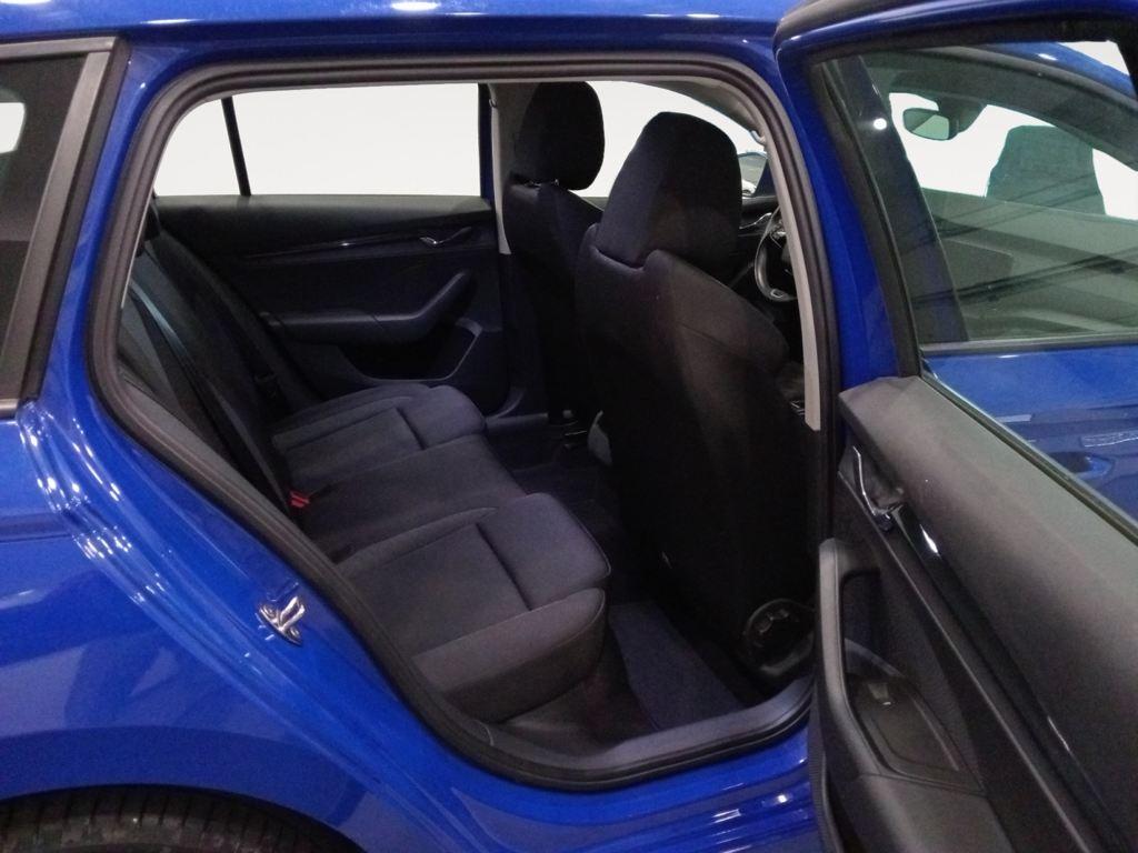 Skoda Octavia Combi 2.0 TDI Active 85 kW (115 CV) - 5