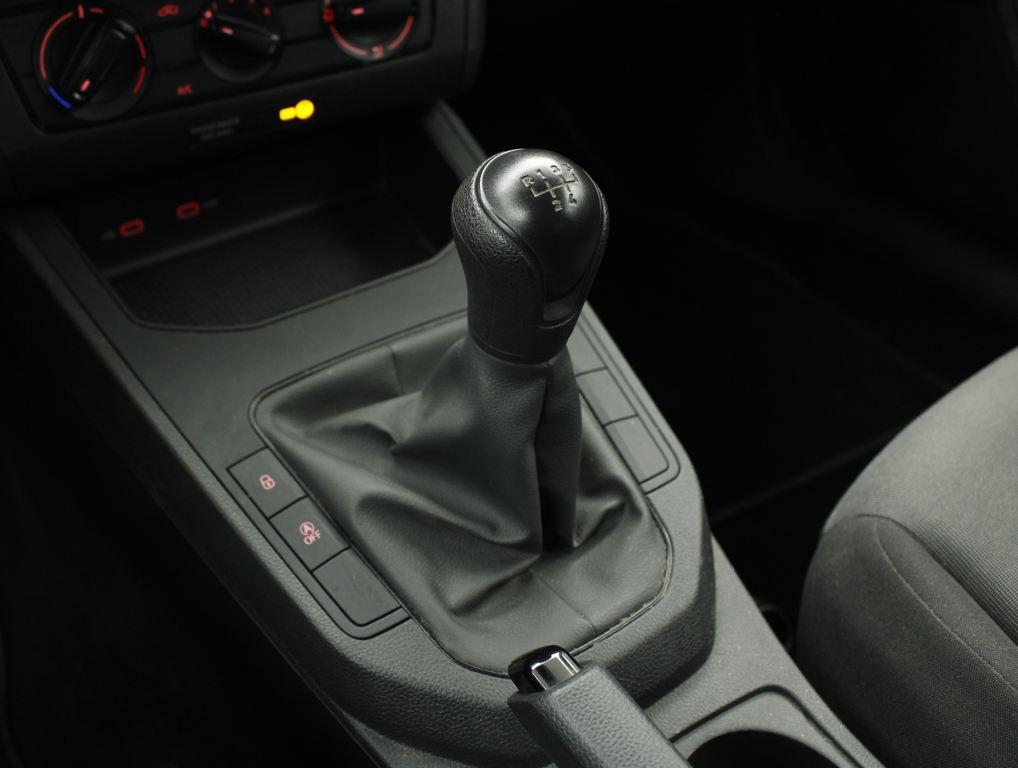 SEAT Ibiza 1.0 MPI Reference Plus 59 kW (80 CV) - 9