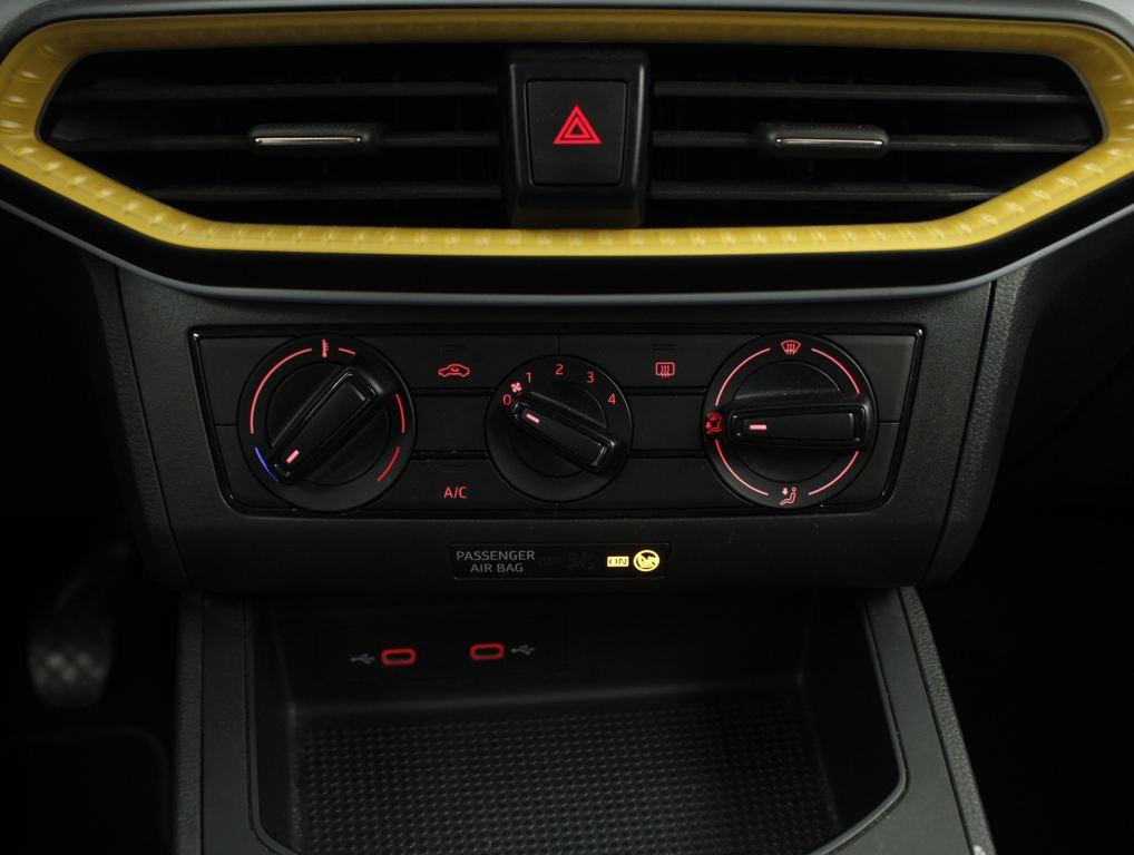 SEAT Ibiza 1.0 MPI Reference Plus 59 kW (80 CV) - 10