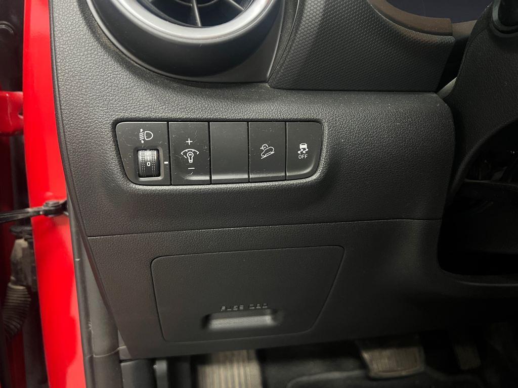 Hyundai Kona 1.0 TGDi Maxx 4x2 DCT 88 kW (120 CV) - 11