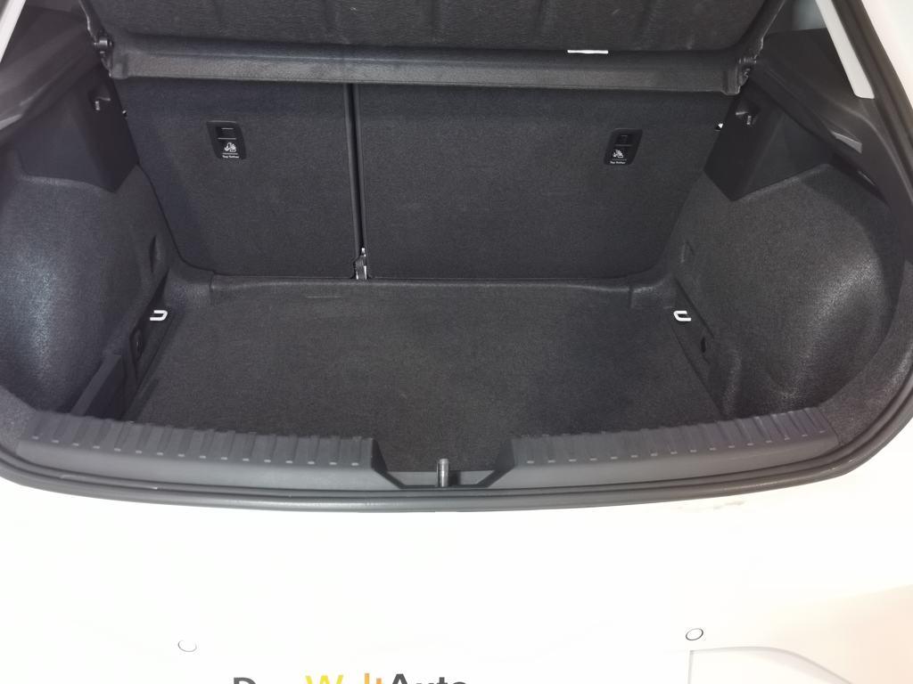 SEAT León 1.5 eTSI Style 25 Aniversario DSG 85 kW (116 CV) - 6