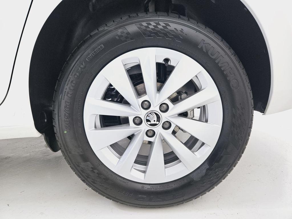 Skoda Kamiq 1.0 TSI Selection DSG 85 kW (115 CV) - 7