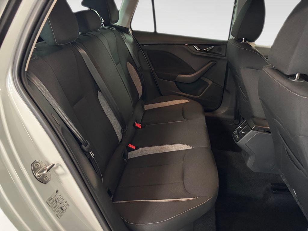 Skoda Kamiq 1.0 TSI Selection DSG 85 kW (115 CV) - 5