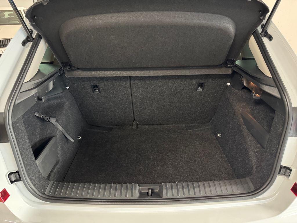 Skoda Kamiq 1.0 TSI Selection DSG 85 kW (115 CV) - 6