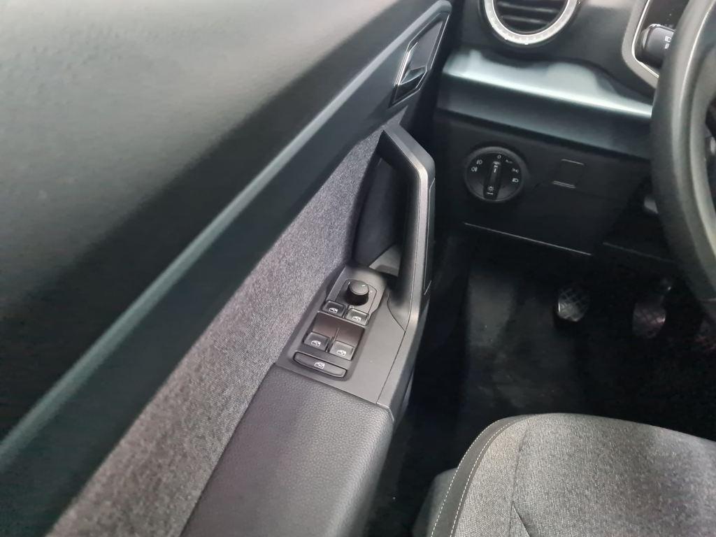 SEAT Arona 1.0 TSI S&S Xperience XM 85 kW (115 CV) - 9