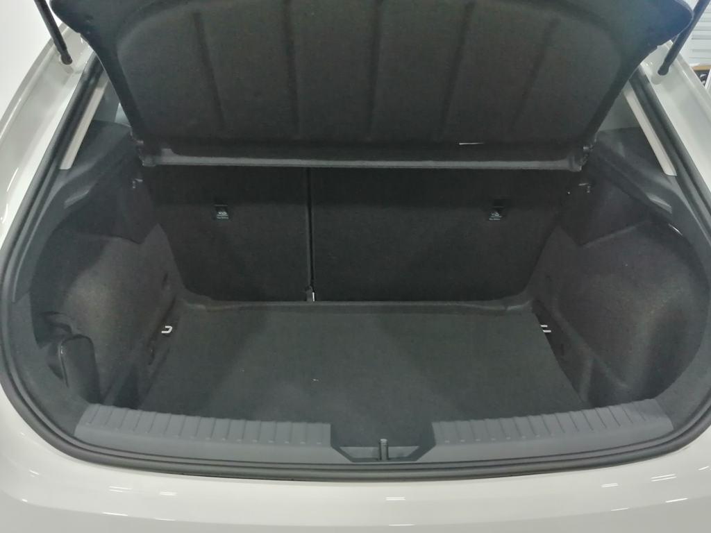 SEAT León 2.0 TDI S&S Style XS 85 kW (115 CV) - 6