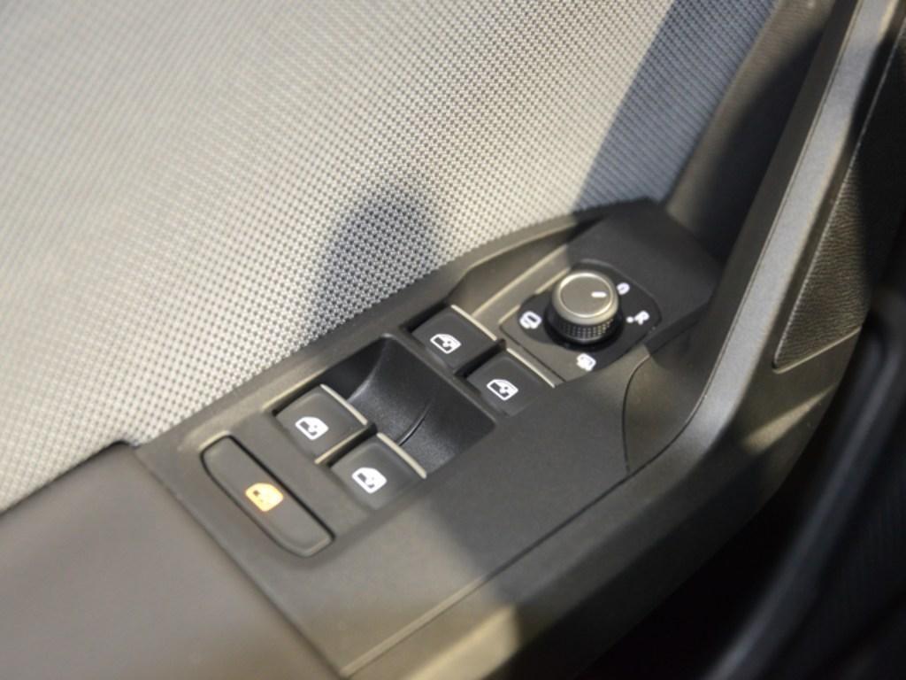 SEAT León 1.0 TSI S&S Style XS 81 kW (110 CV) - 18