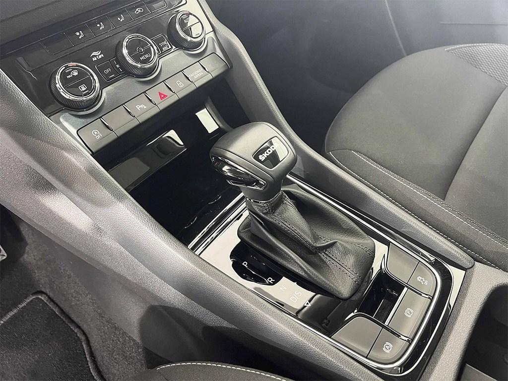 Skoda Karoq 1.5 TSI ACT Design DSG 110 kW (150 CV) - 10