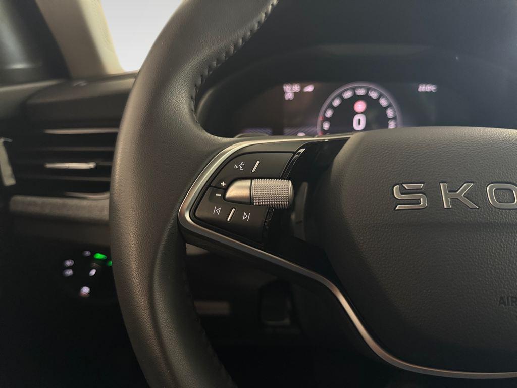 Skoda Kamiq 1.0 TSI Selection DSG 85 kW (115 CV) - 8