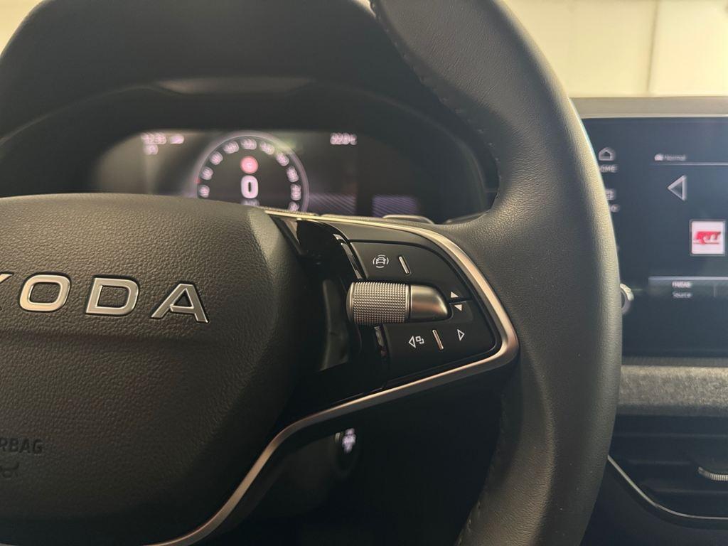 Skoda Kamiq 1.0 TSI Selection DSG 85 kW (115 CV) - 9