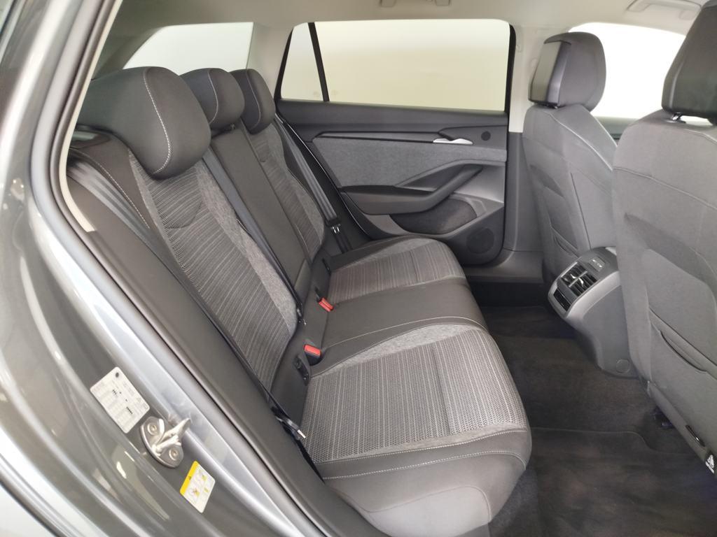 Skoda Superb Combi 1.5 TSI m-HEV Selection DSG 110 kW (150 CV) - 5