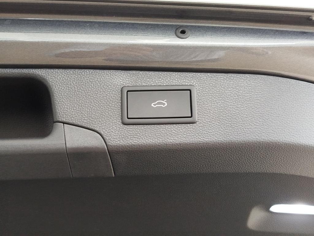 Skoda Superb Combi 1.5 TSI m-HEV Selection DSG 110 kW (150 CV) - 11