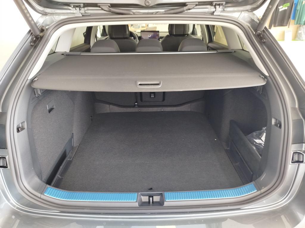 Skoda Superb Combi 1.5 TSI m-HEV Selection DSG 110 kW (150 CV) - 12